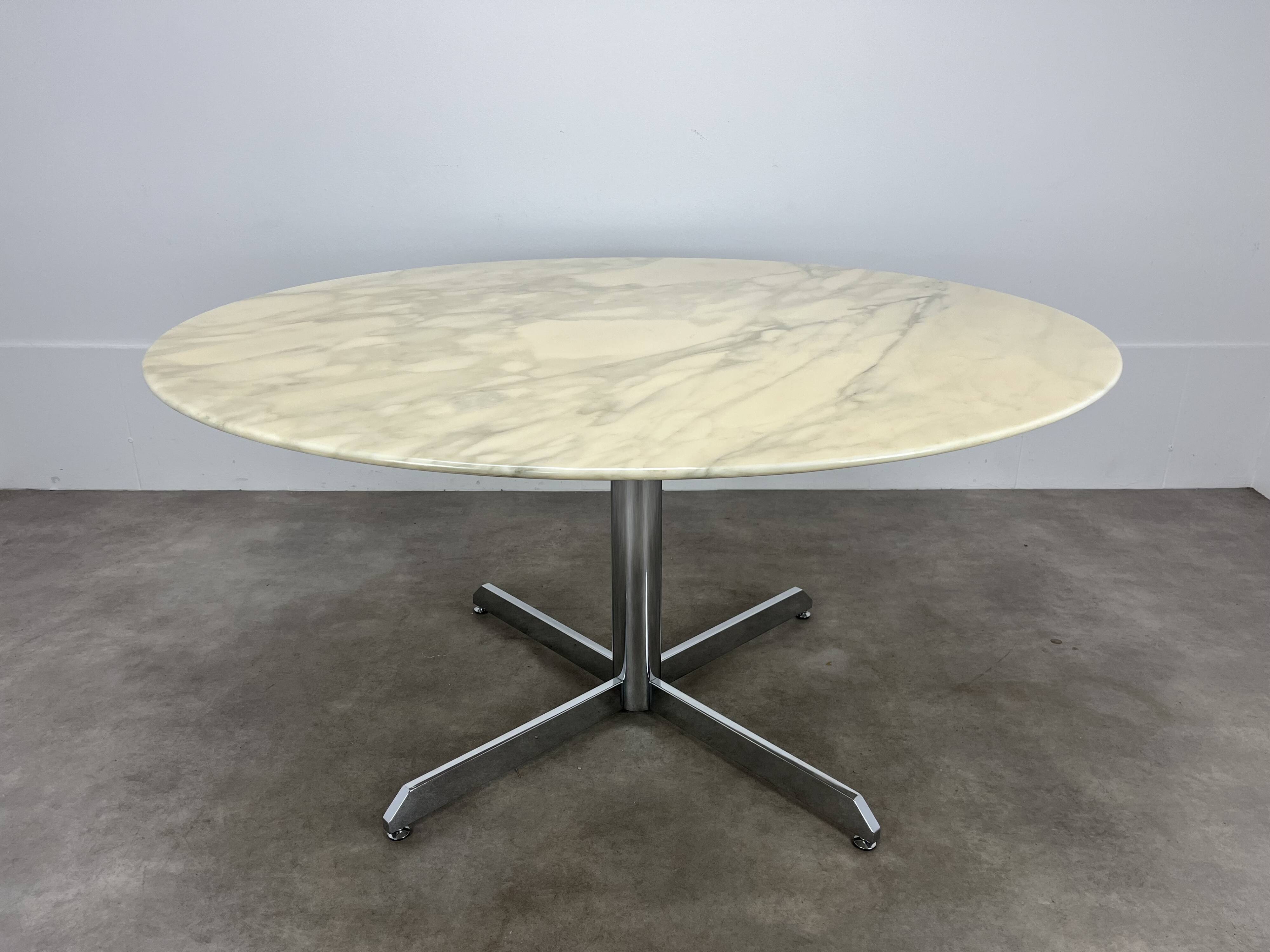 Roche Bobois round marble table for 6 people, 1970s