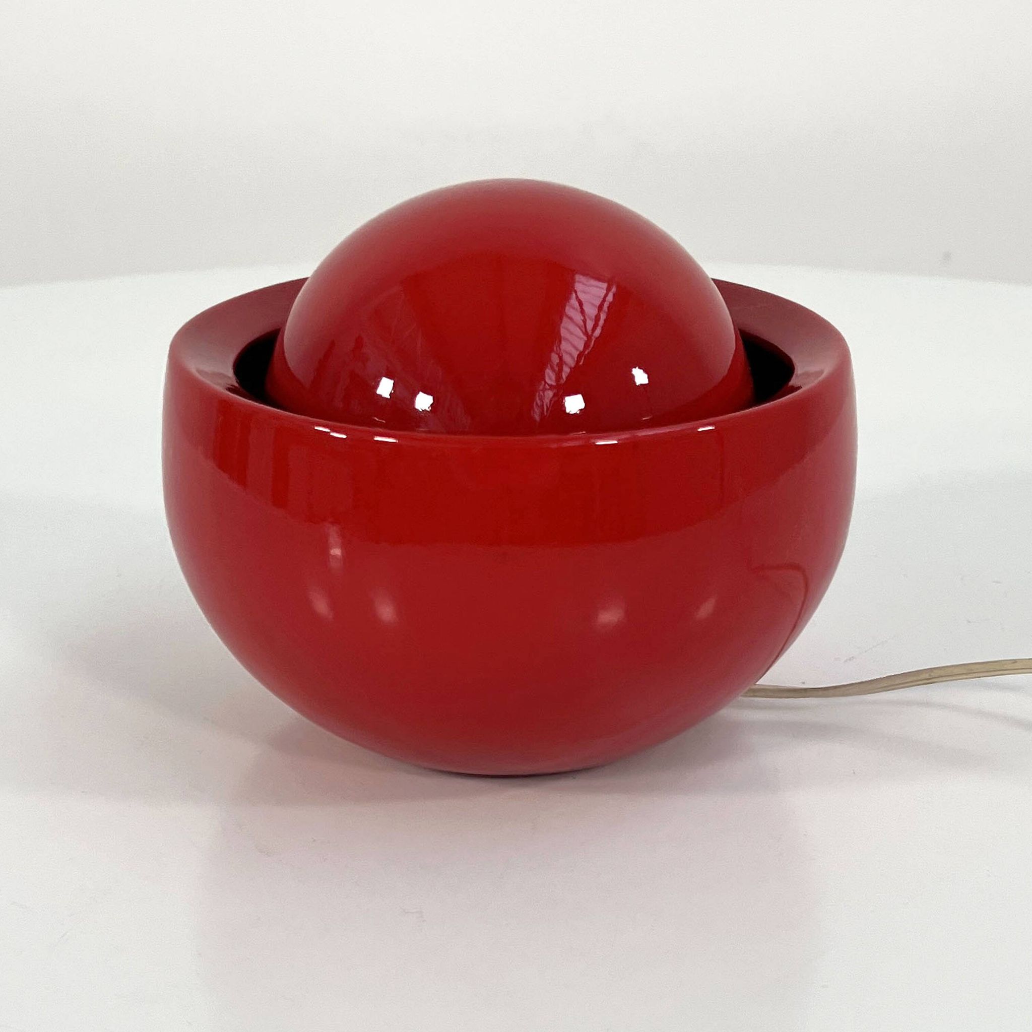 Red Italian ceramic table lamp, 1970