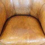 Fauteuil club en cuir de mouton patiné couleur cognac
