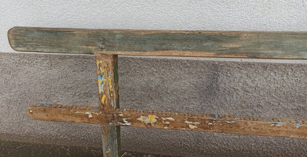 Banc ancien en bois avec belle patine