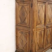 Armoire à Secret Du 17ème Siècle En Noyer