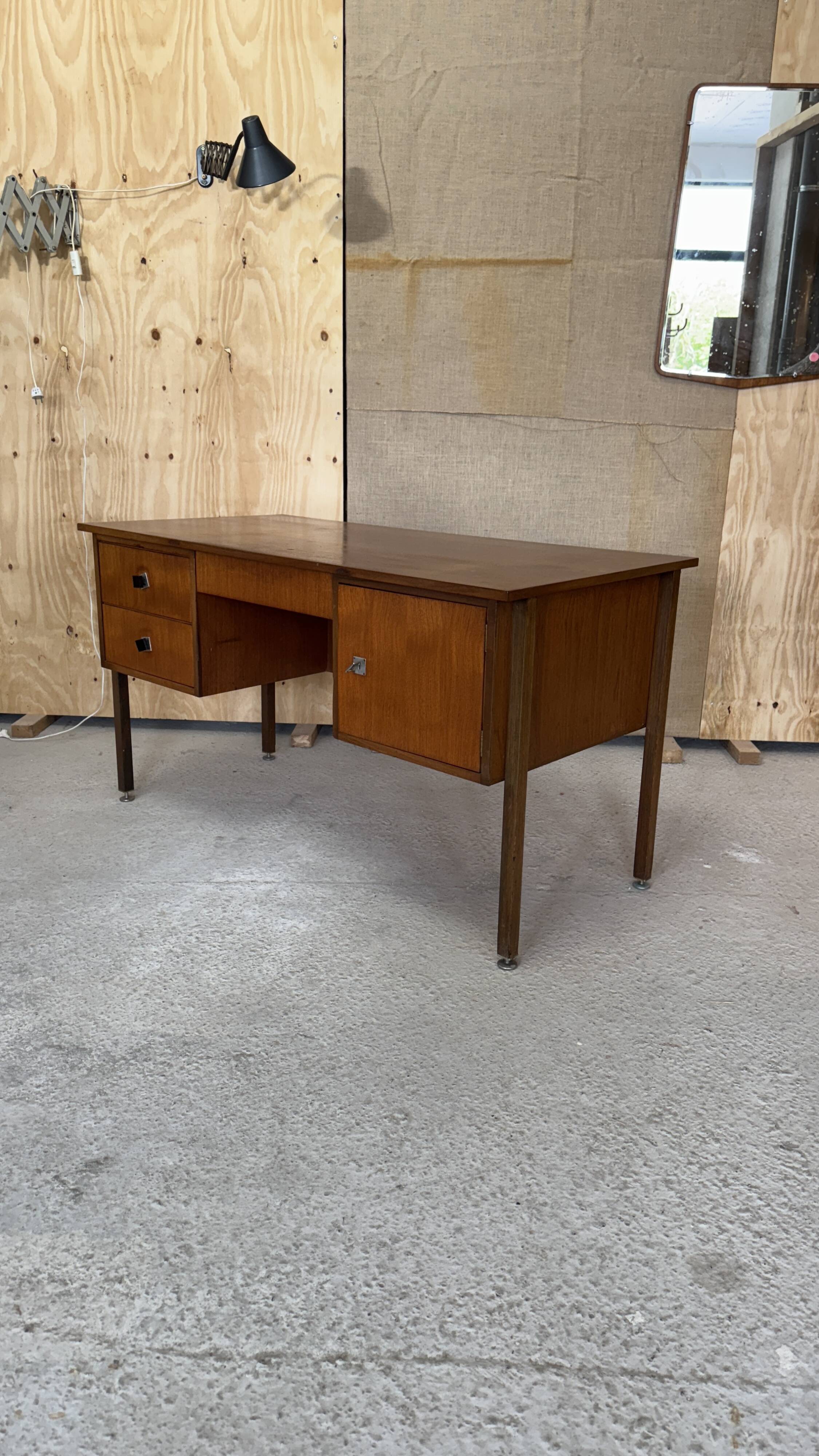 Bureau vintage