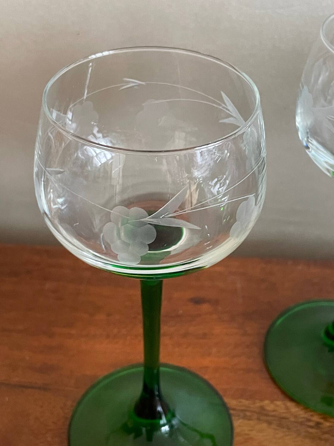 6 engraved wine glasses