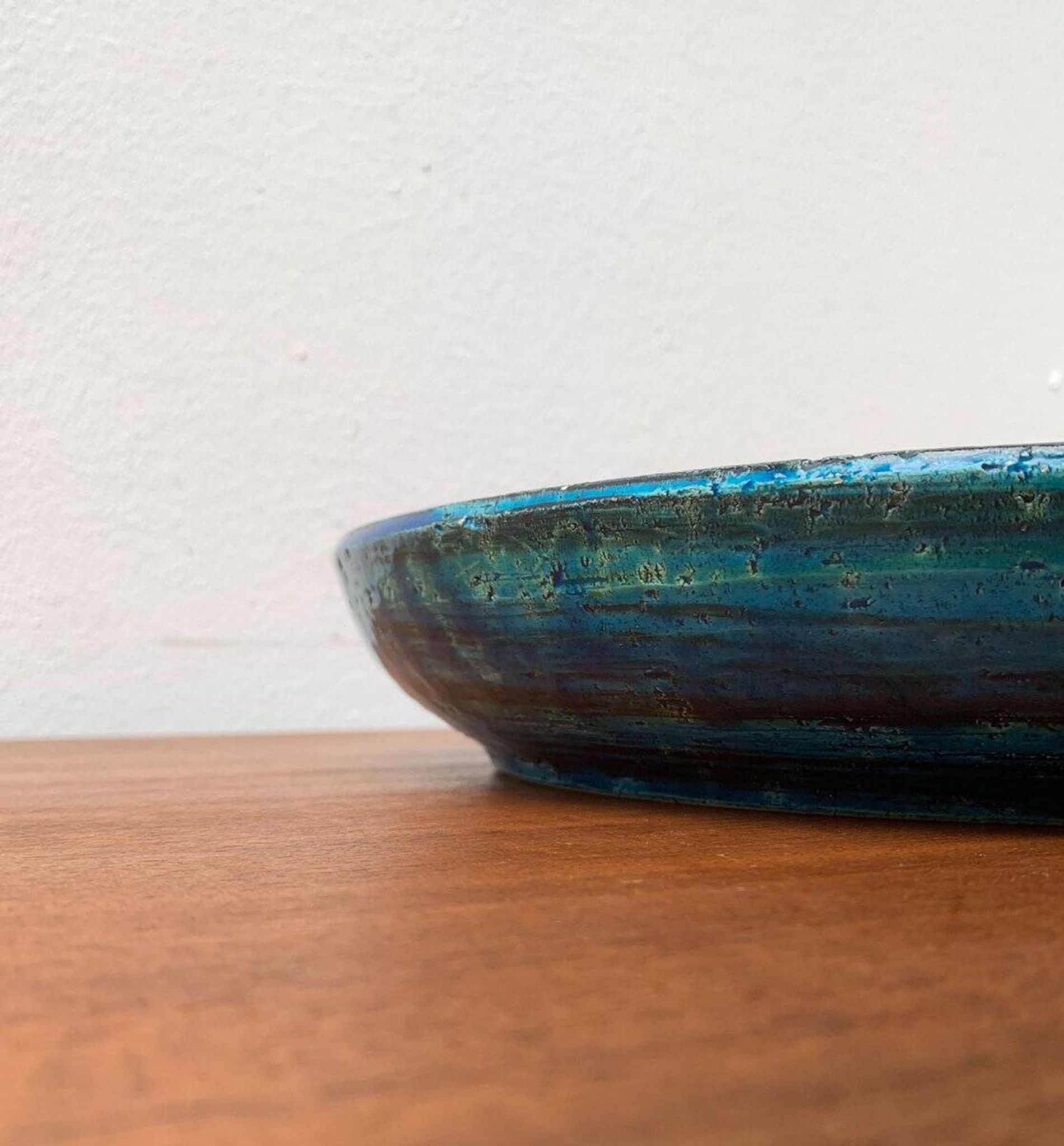 Large bowl in Rimini Blu pottery, mid-century by Aldo Londi for Bitossi.