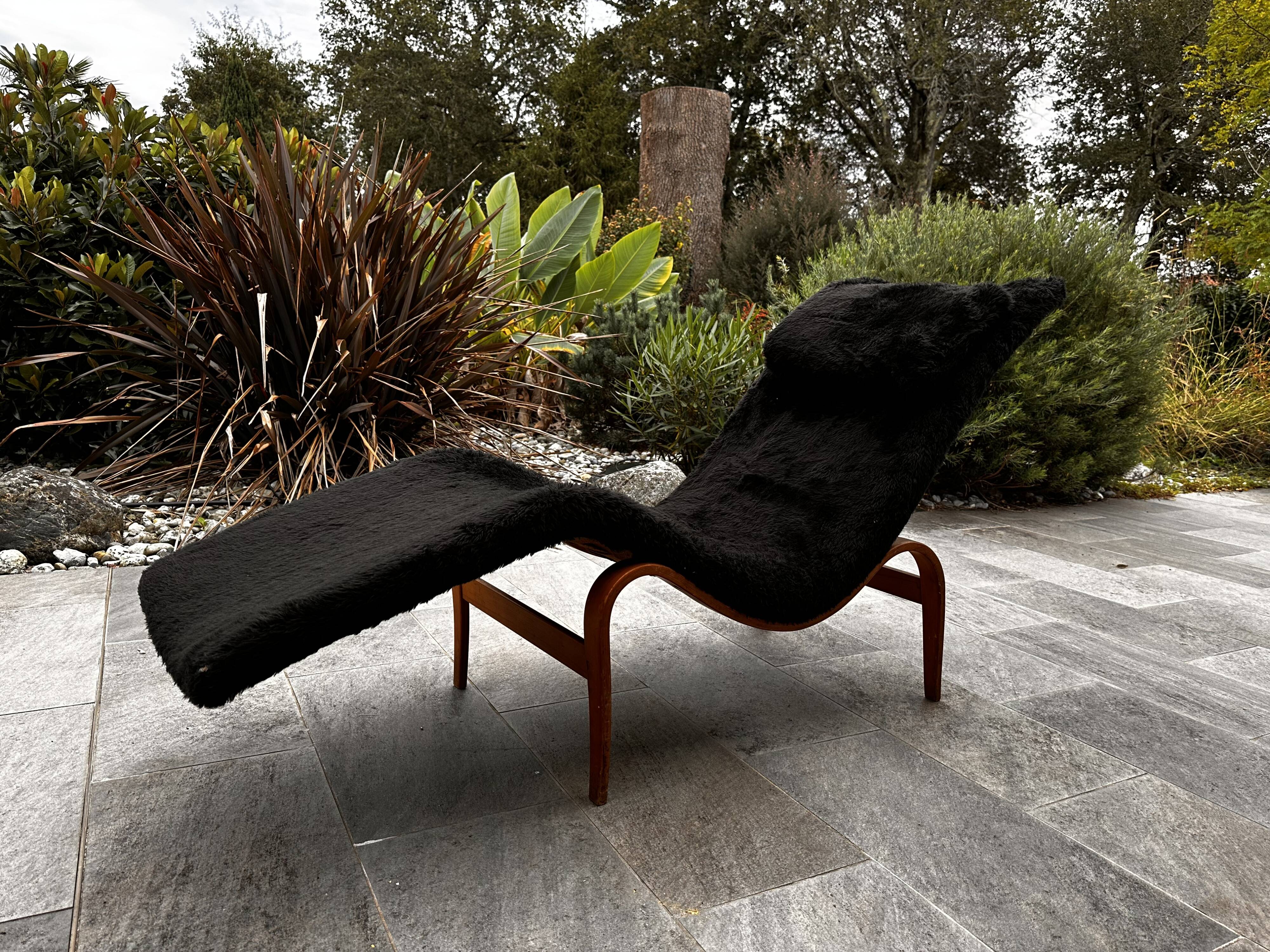 Model 36 lounge chair called "Pernilla" by Bruno Mathsson