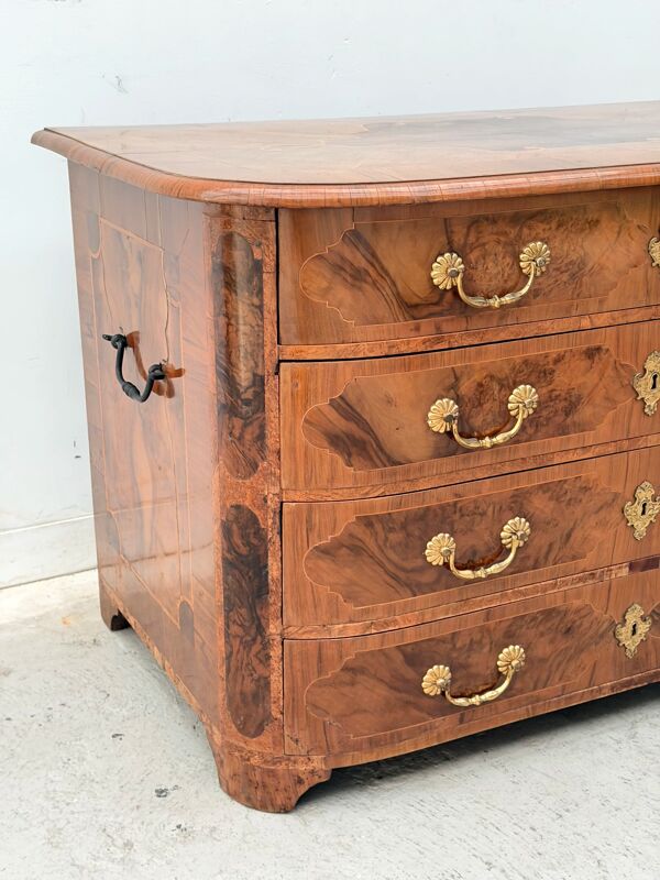 Commode en marqueterie d'époque Louis XIV début XVIIIe siècle, Portugal