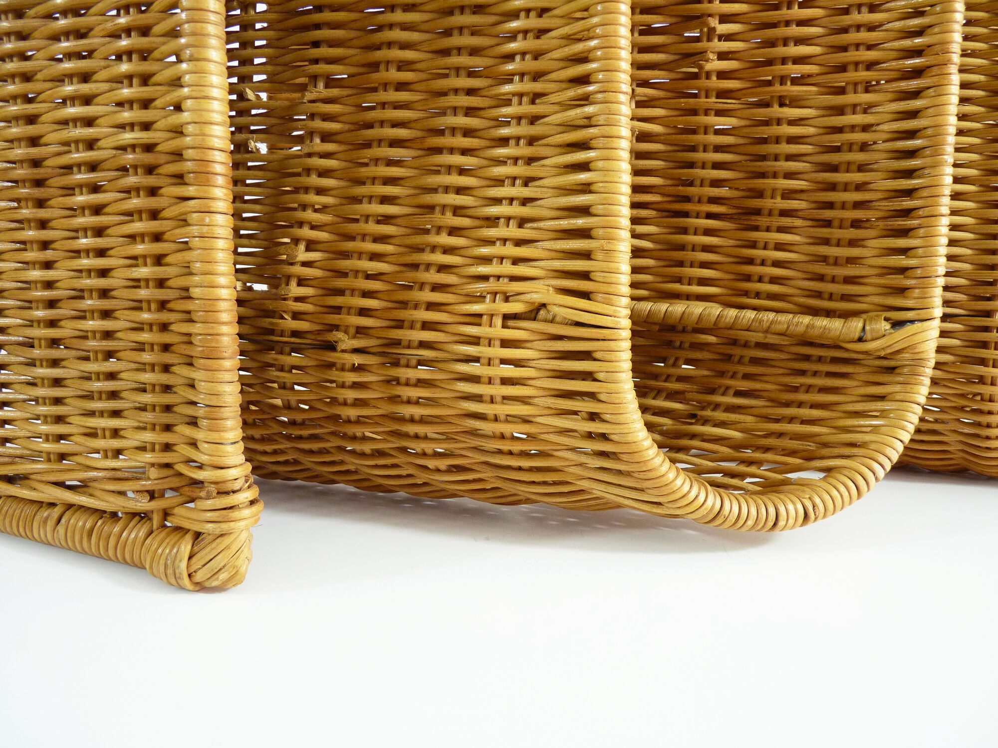 Magazine holder  in rattan wicker, wave shape 70s