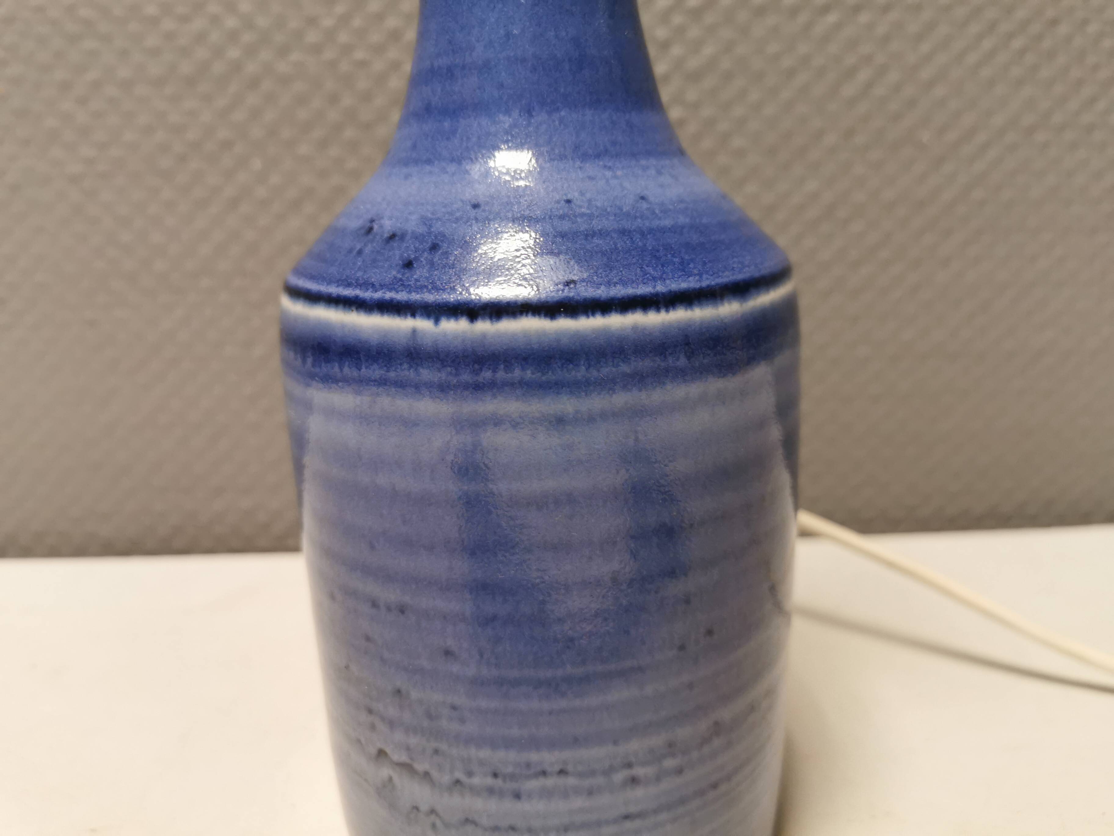 lampe de table en céramique bleu clair, par M.Hjorth Danemark 1970-80