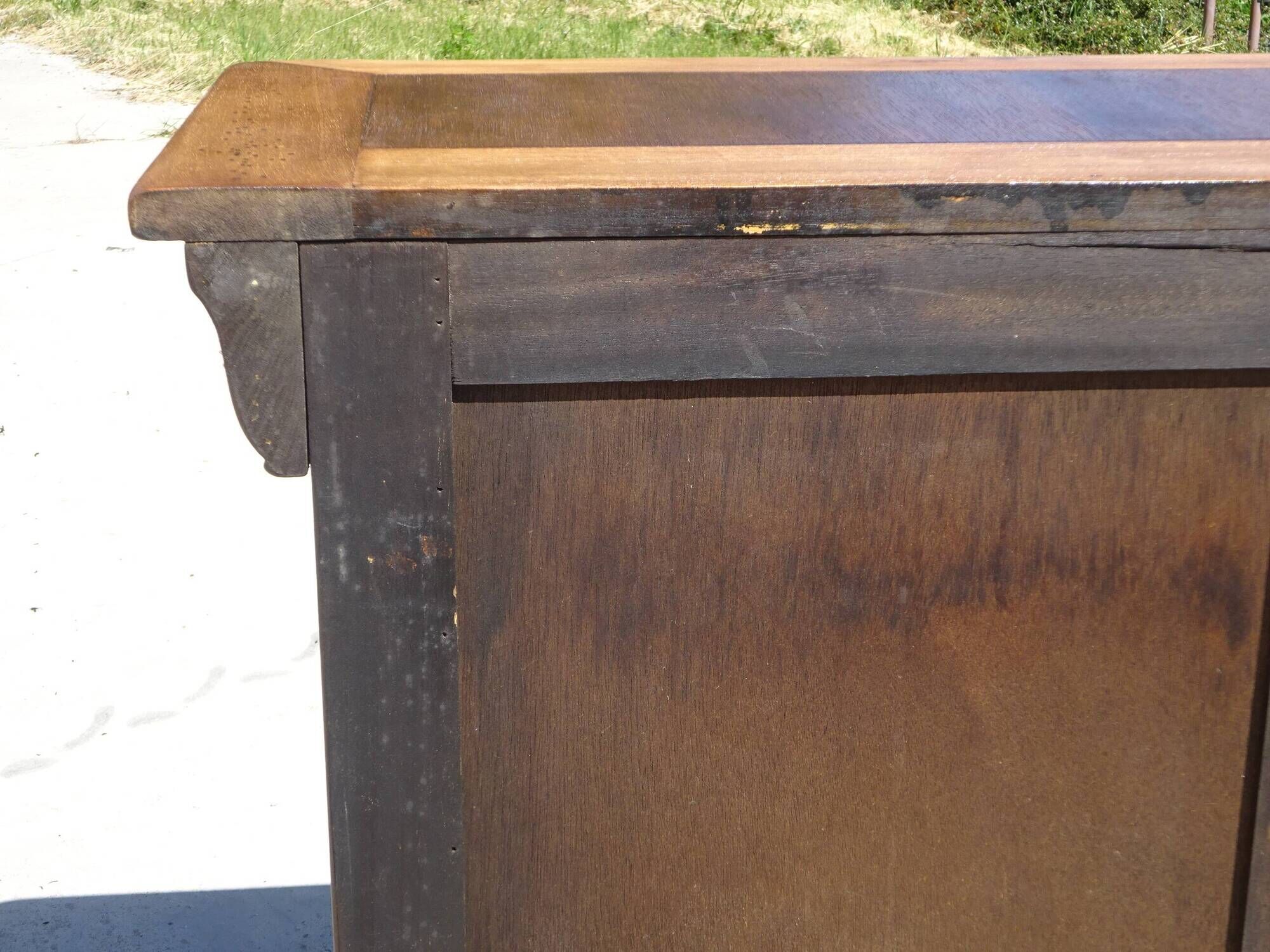 4-drawer chest of drawers, gold ribbon and peacock handles