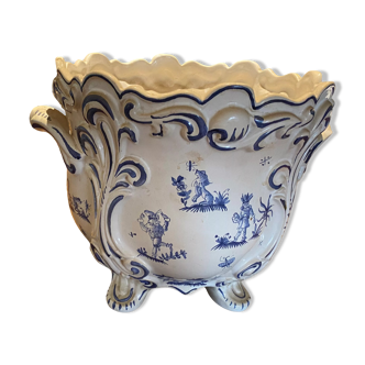 Moustier tureen