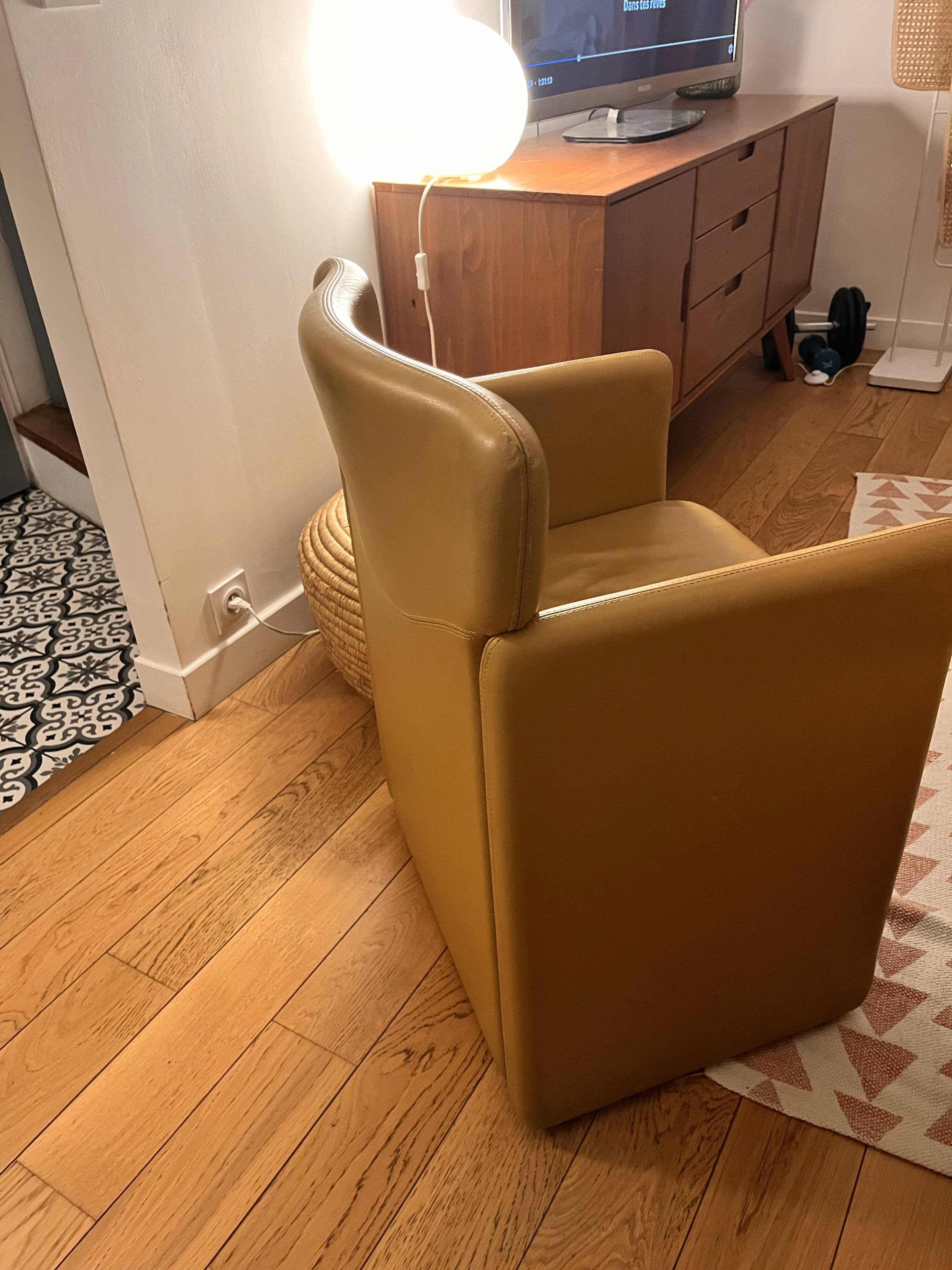 Lot of 2 Tecno Spa S148 Armchairs by Eugenio Gerli