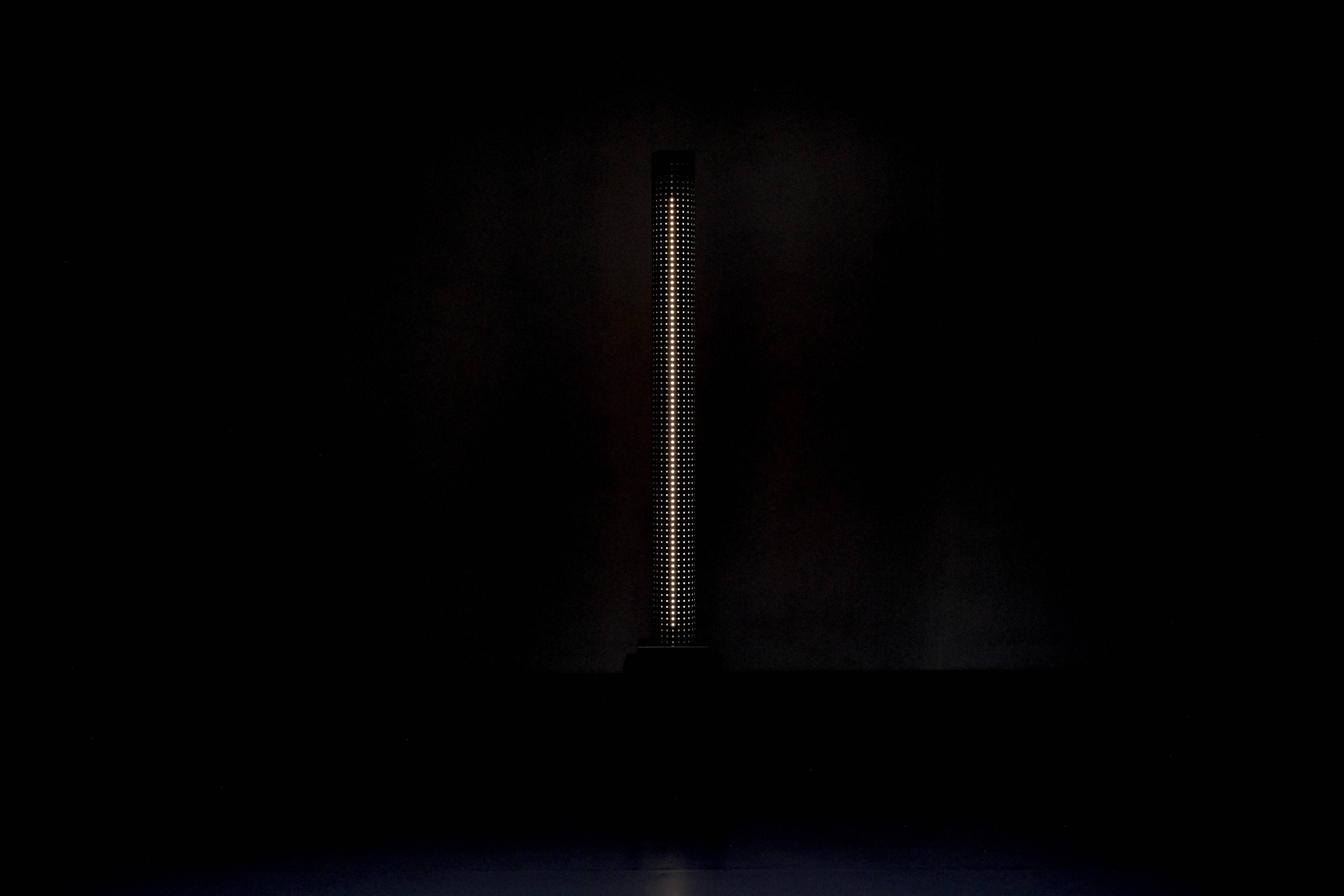 Floor lamp model "Chicago Tribune" in grey and silver enamelled metal, with