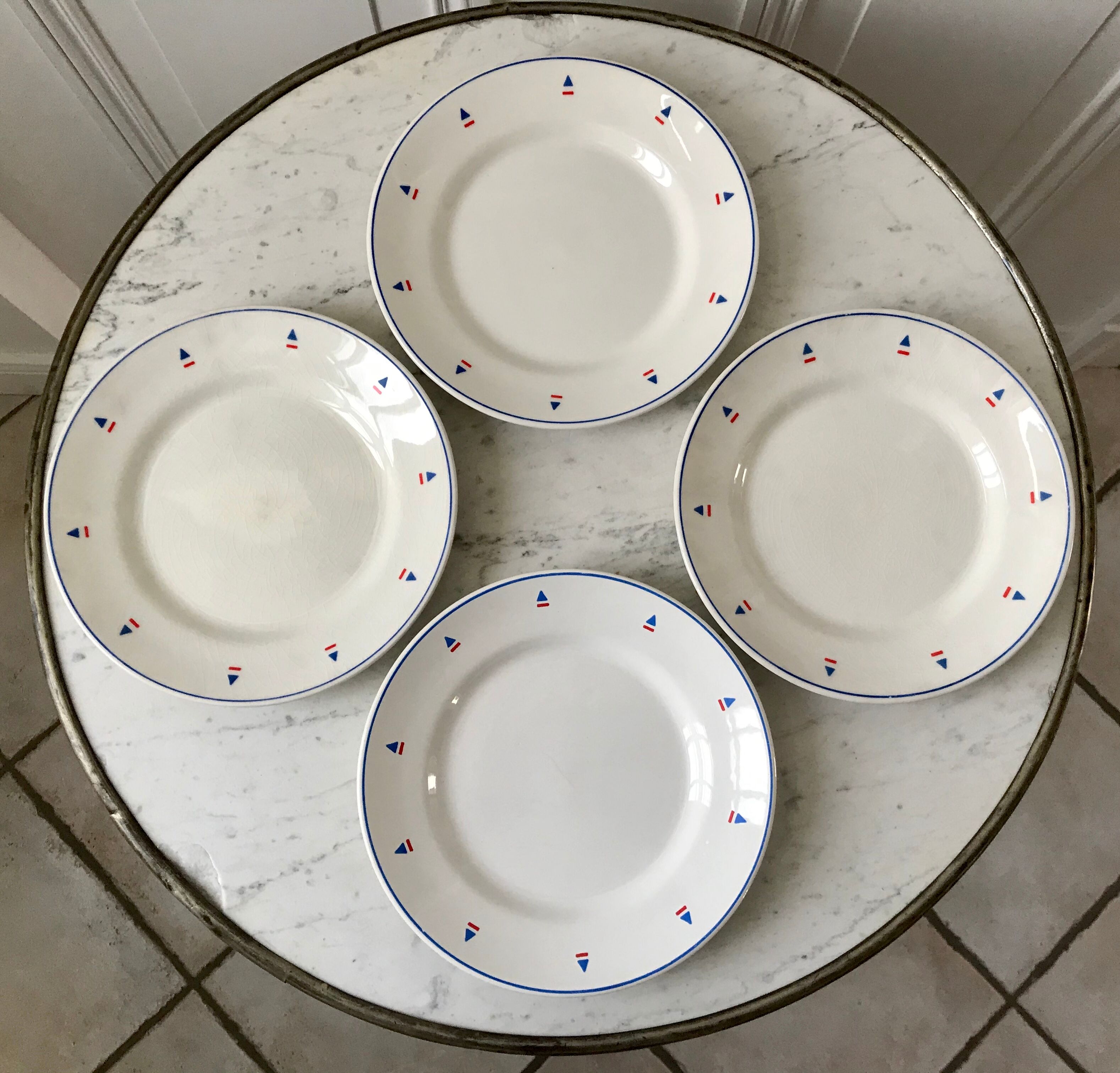 Lot de 4 assiettes à desssert motifs géométiques
