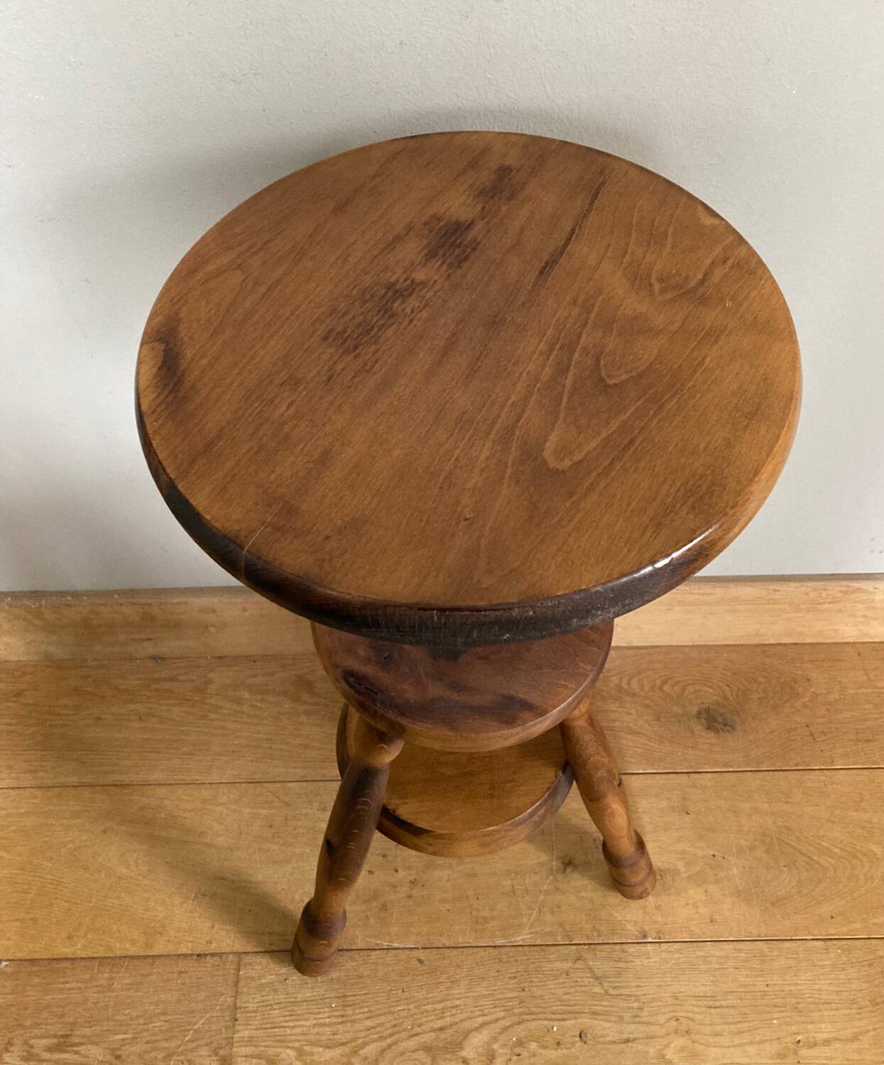 Rotating stool in solid wood, tripod base, 20th century