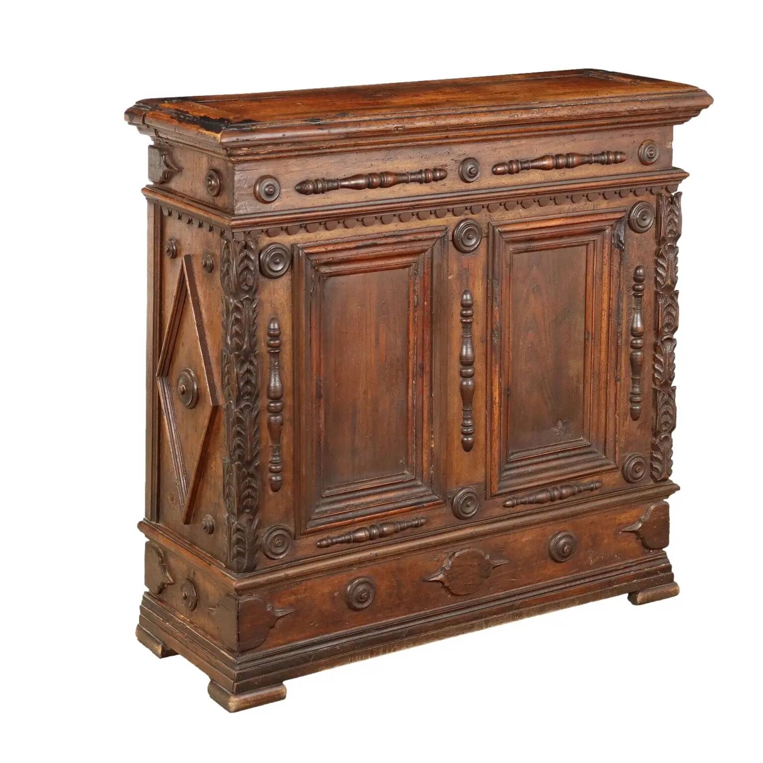 Ancient baroque chest in walnut and chestnut, Italy, 18th century