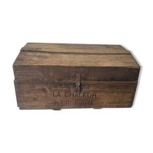 malle en bois publicitaire