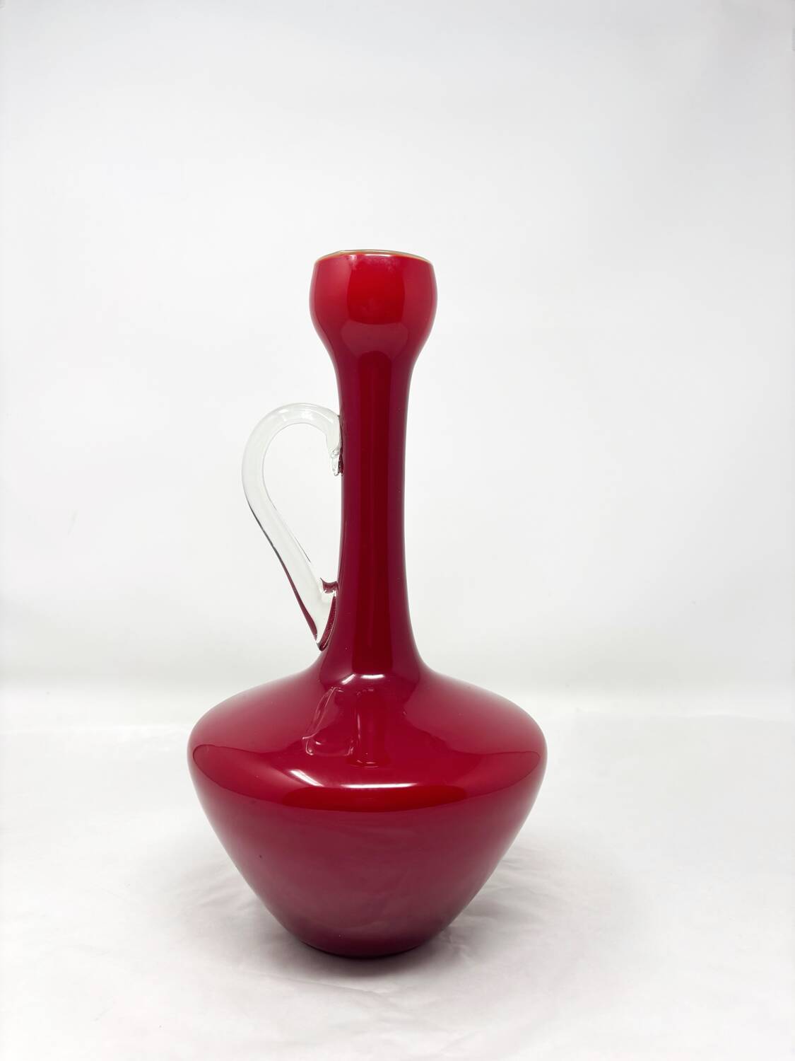 Vase rouge grenat en opaline Empoli