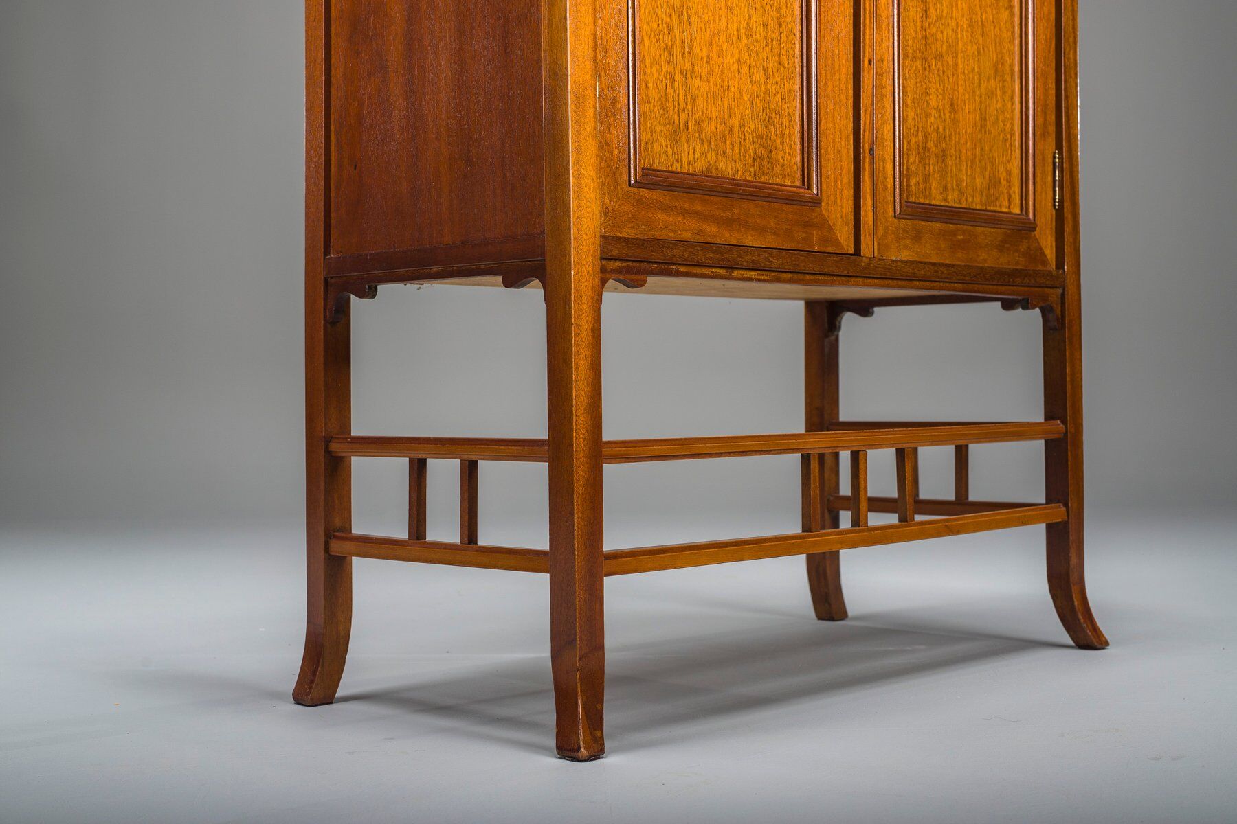 Art Nouveau cabinet with mirror, 1890s