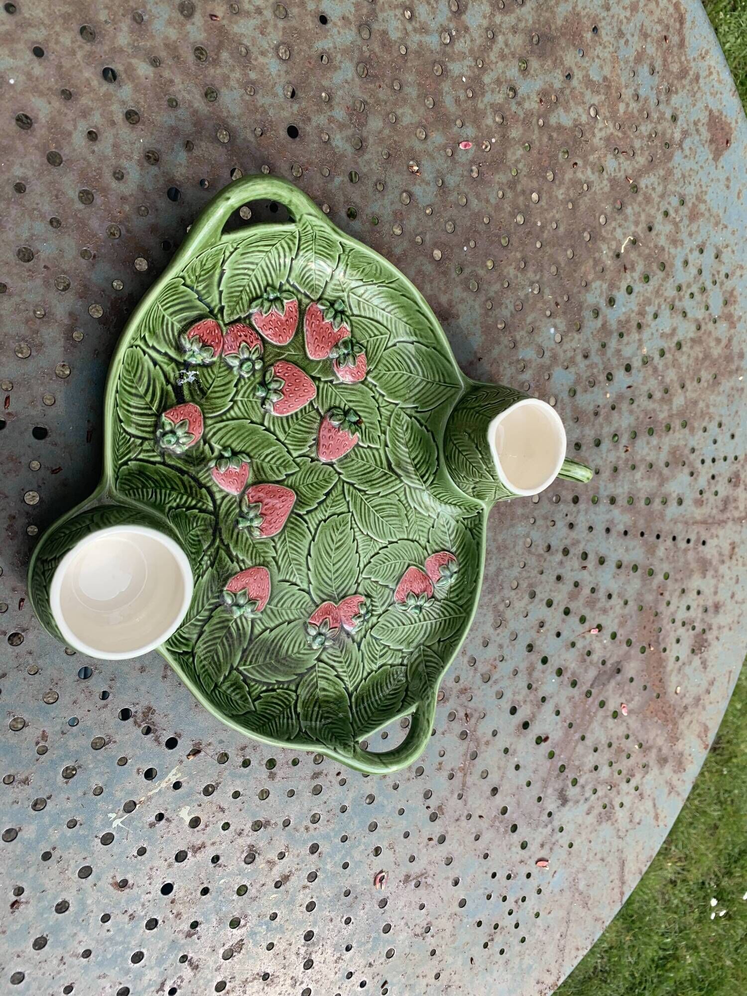 Slurry dish for red fruits, cream pot and vintage sugar bowl