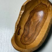 Handcrafted solid olive wood bowl 20 cm – Organic freeform shape