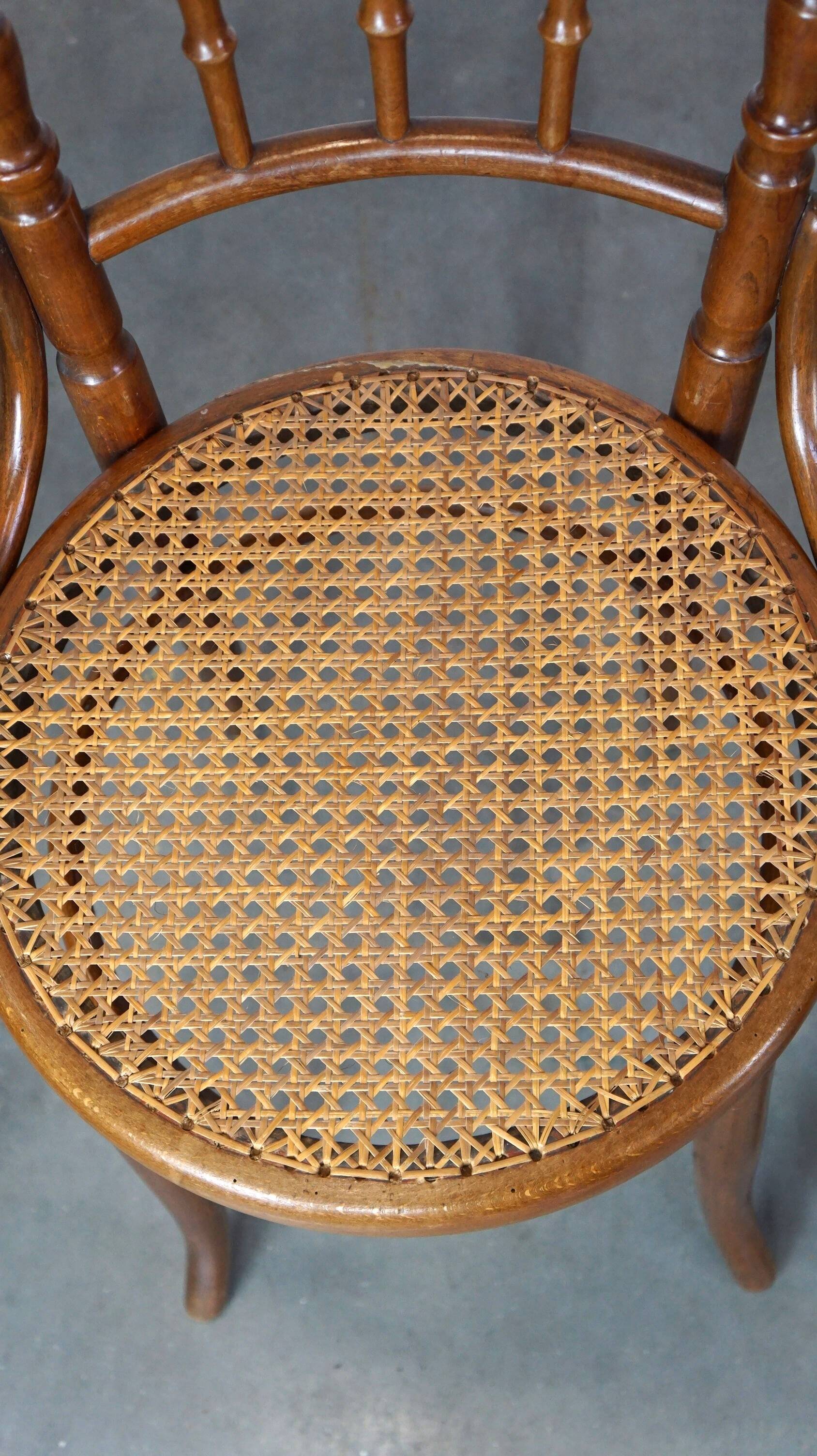 Set of 4 beautiful and atmospheric vintage design bistro chairs