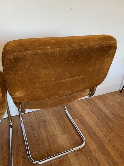 Chaises daim cognac Roche Bobois