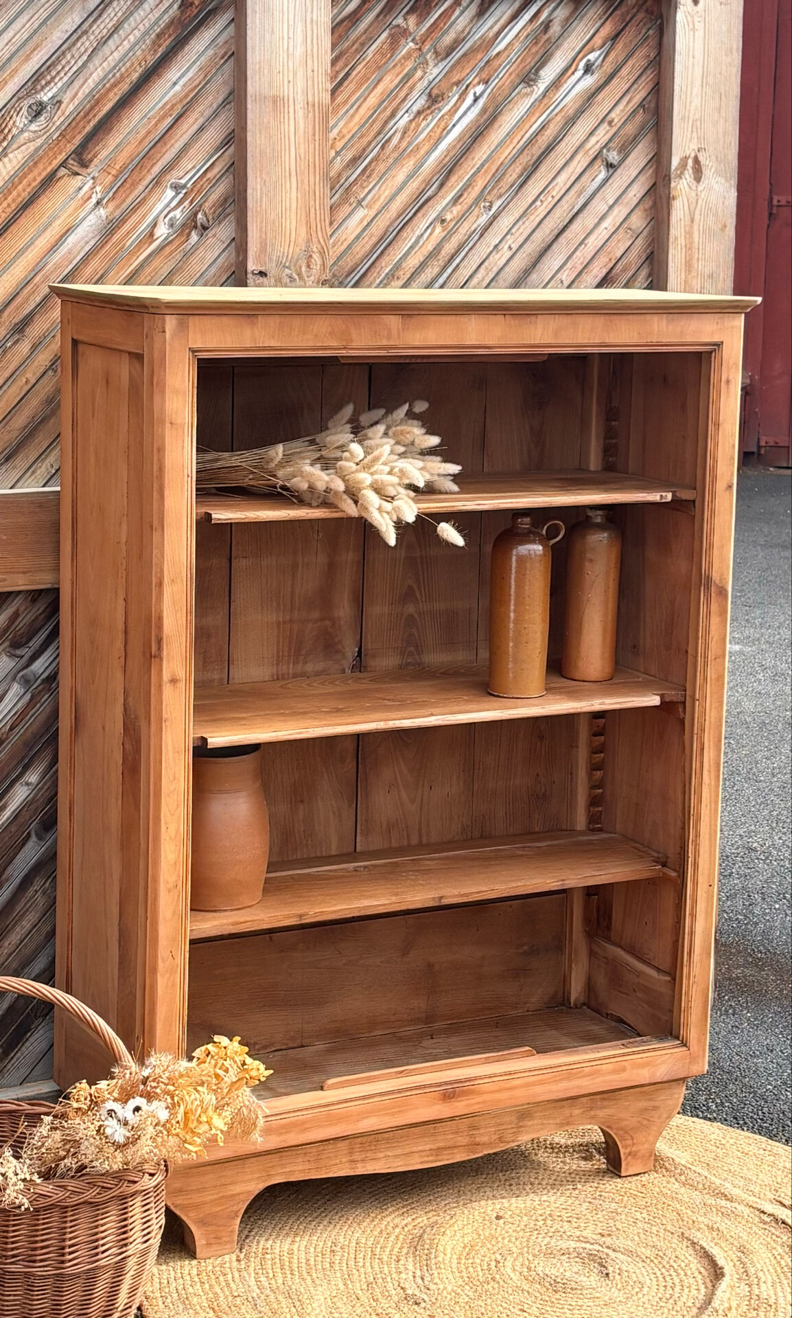 Ancient solid wood sideboard: bookshelf cabinet