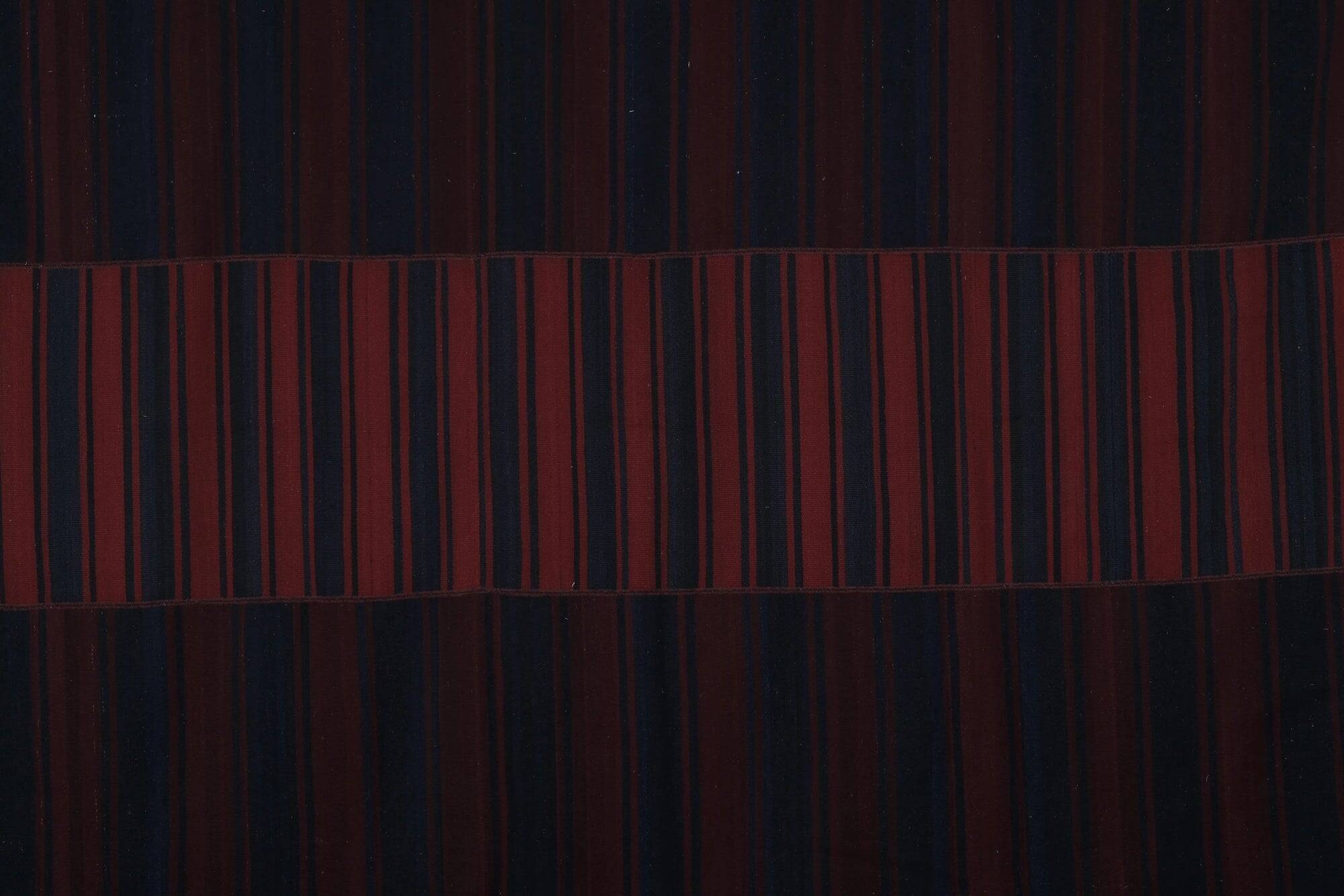 Vintage Turkish kilim, handwoven, 208x325 cm.