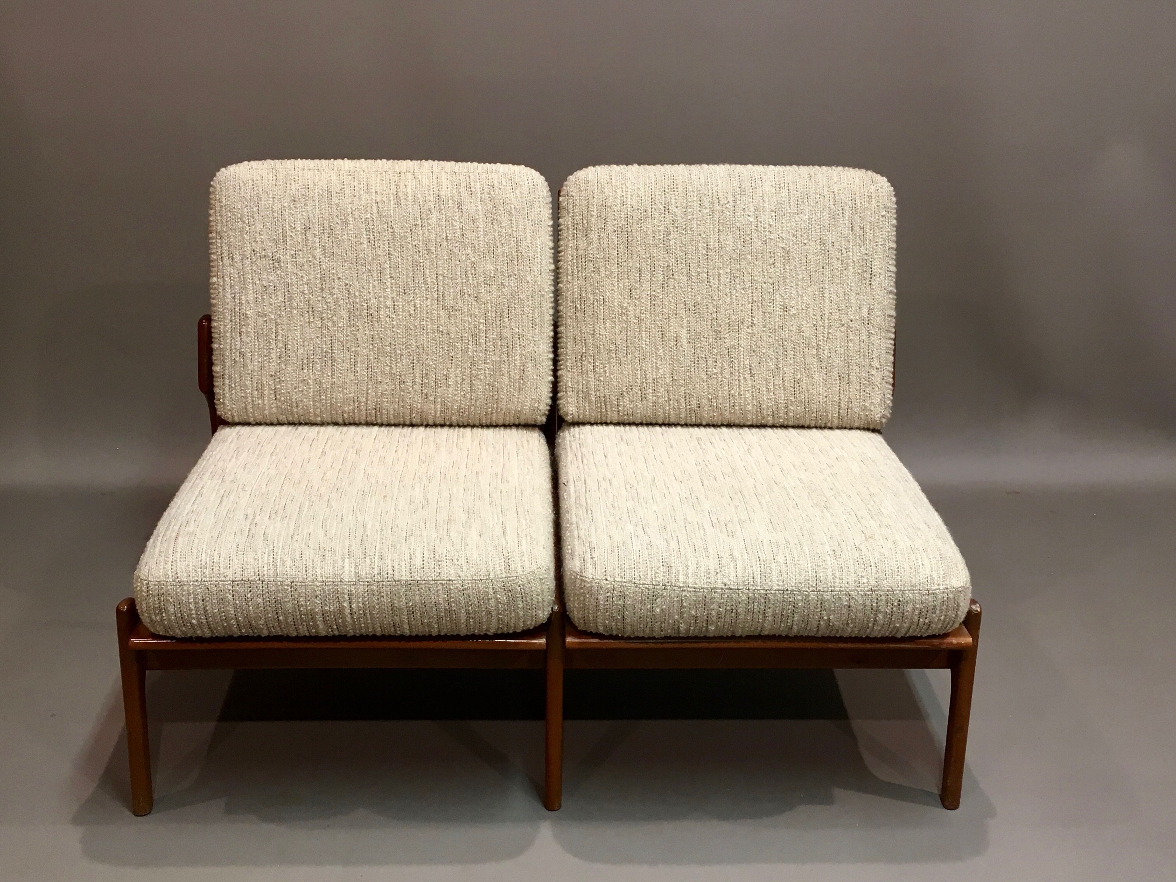 Sofa 2 places "Scandinavian design".