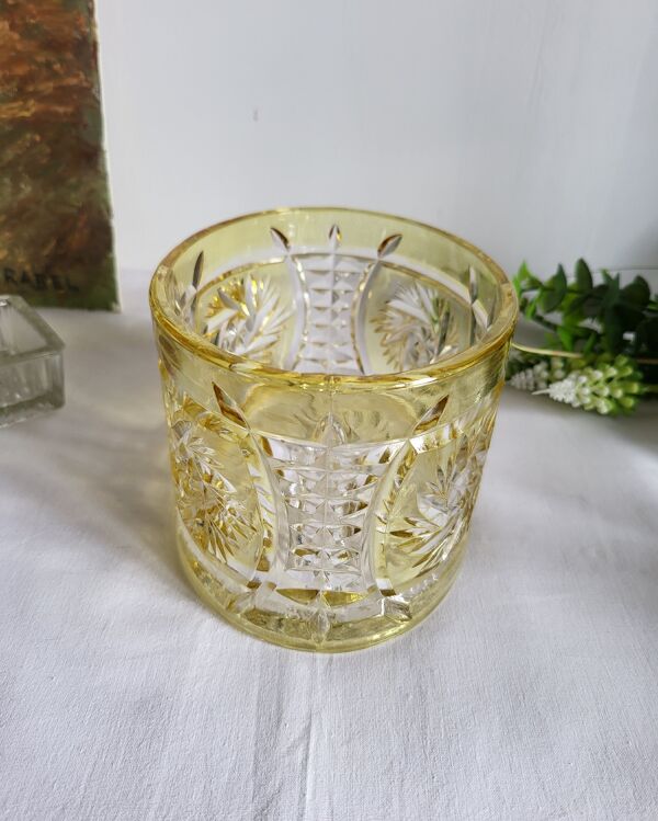 Coupe en verre taillé centre de table