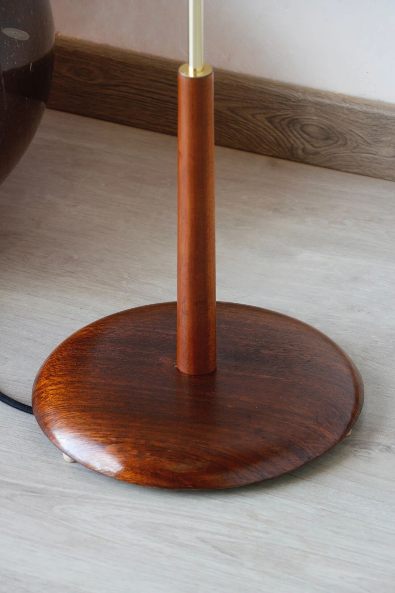Vintage teak floor lamp from the 60s – renovated & chic design