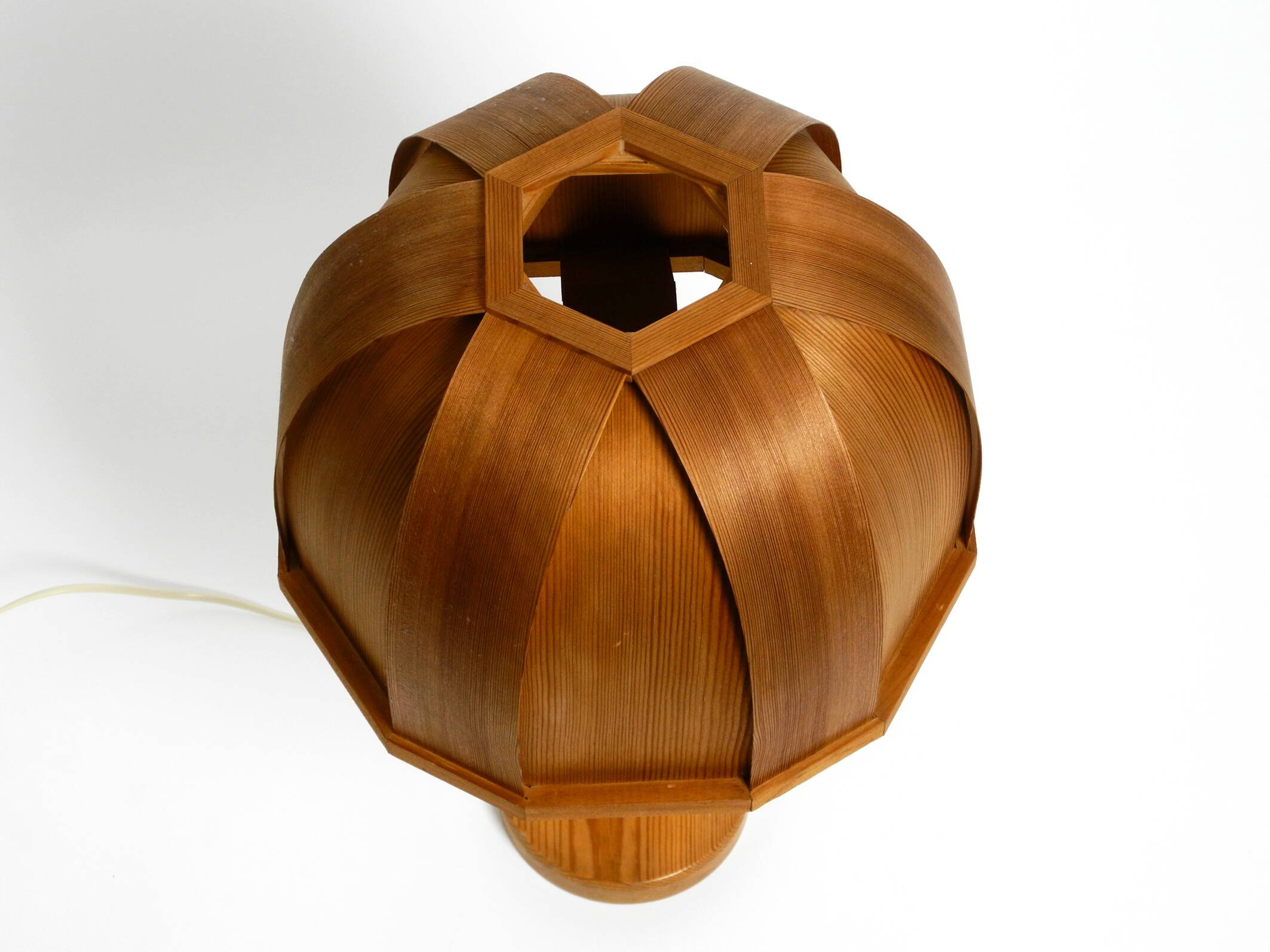 1970s Swedish pine bent veneer table lamp by GB Solbackens Svarveri