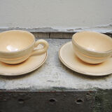 Former breakfast service at the earthenware bed with tray