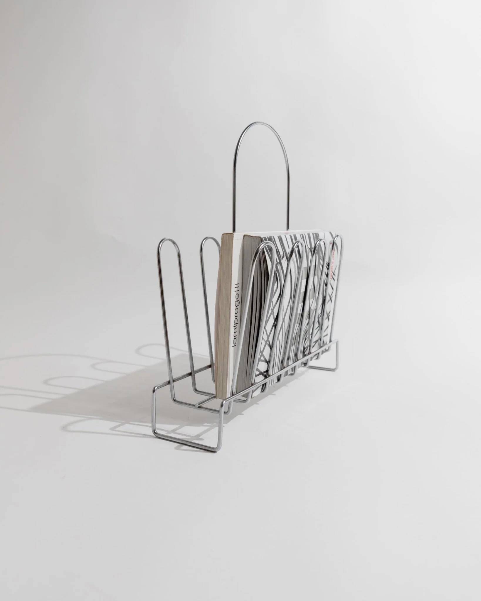 Vintage chrome metal magazine rack - Space Age design from the 1970s - Decorative storage for magazines and books - Elegant retro gift idea