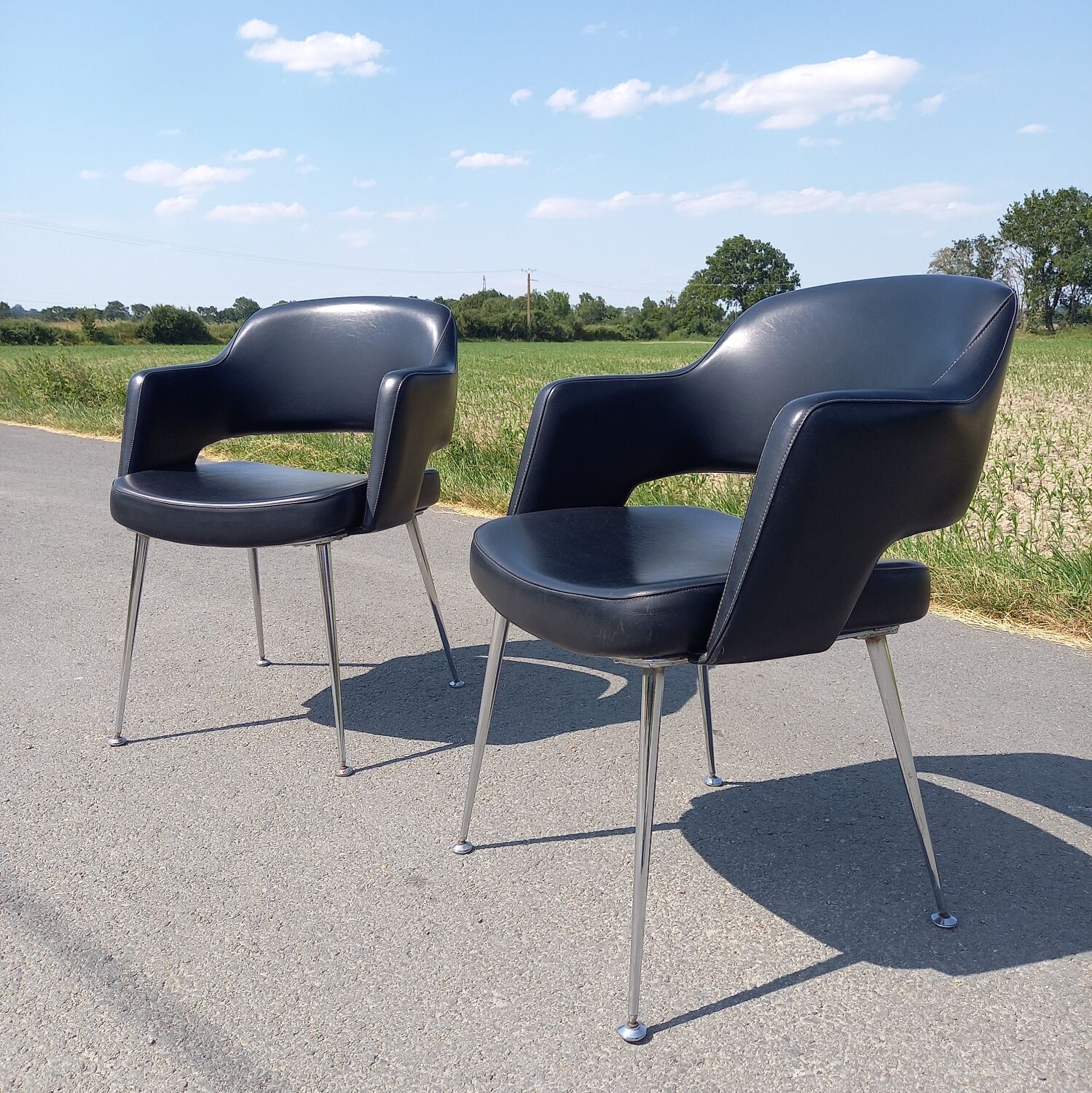 Set of 2 vintage armchairs