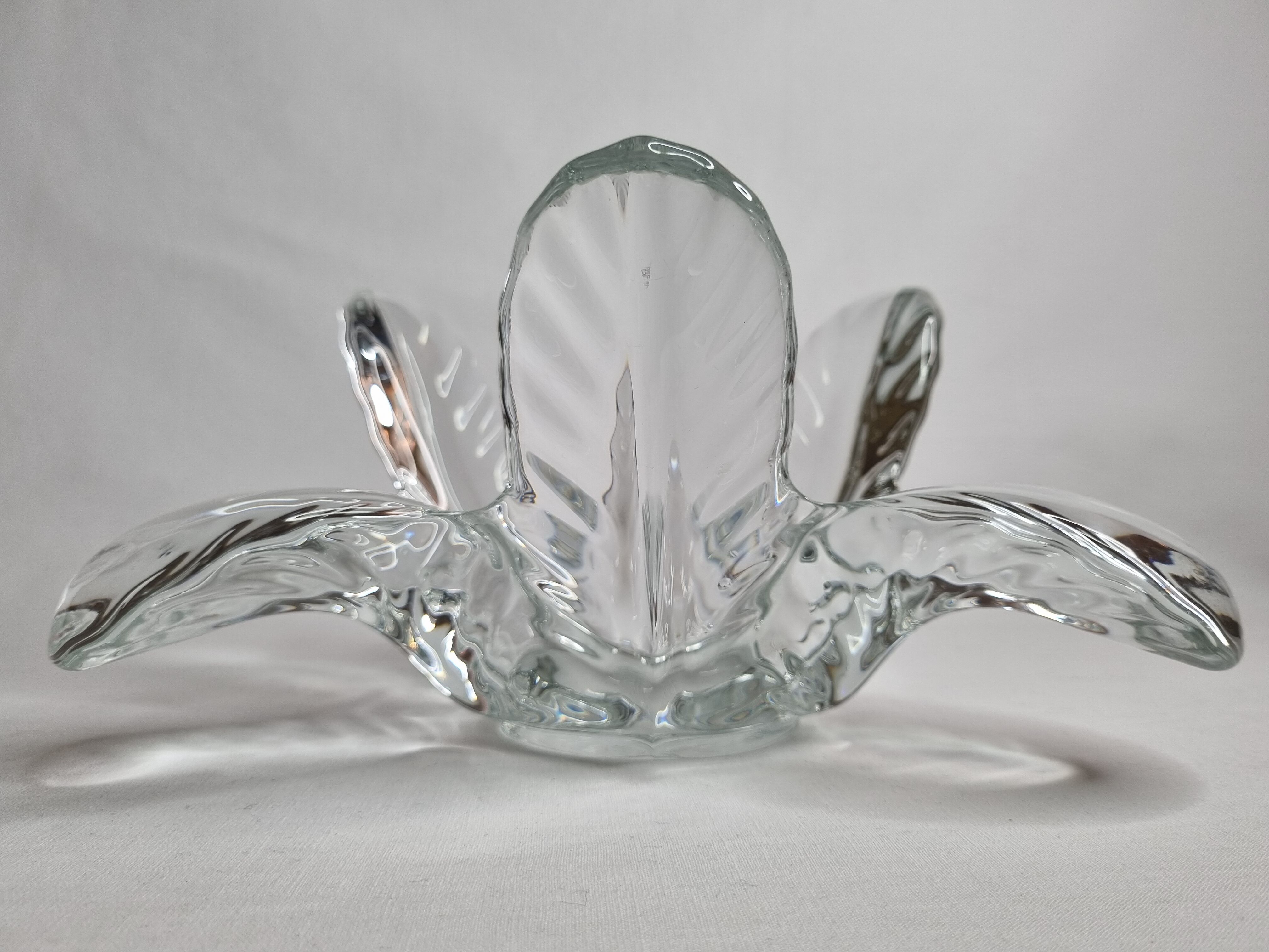 Vegetable-shaped valve crystal centerpiece