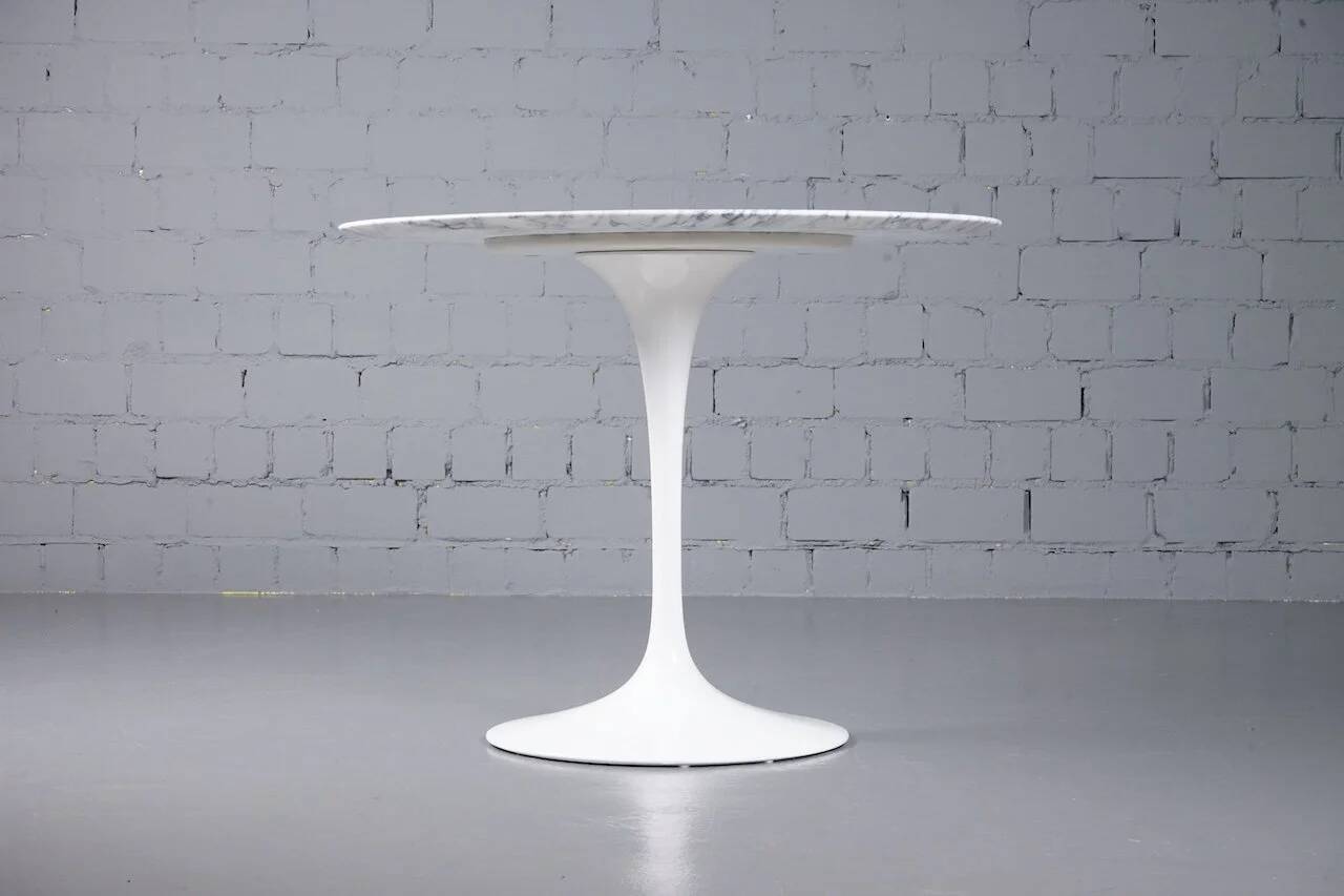 Tulip dining table by Eero Saarinen for Knoll Int. ⌀ 91.5cm