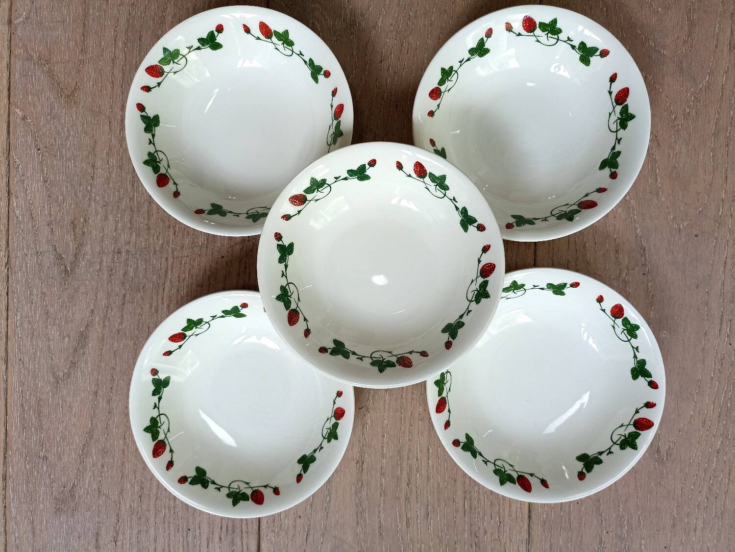 Gien strawberry cups