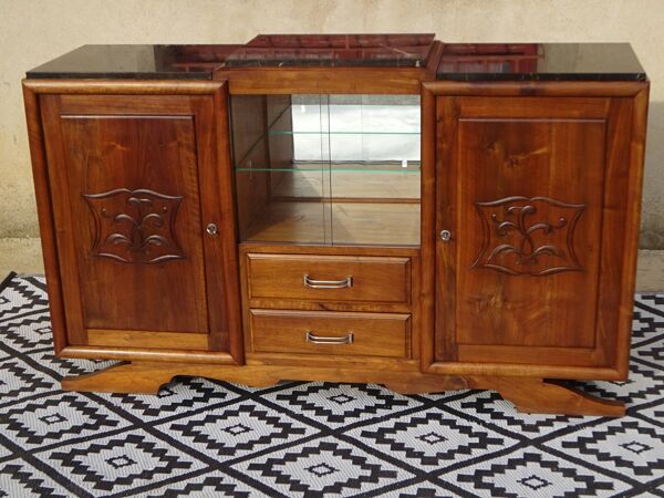 Buffet en noyer, piètement moustache