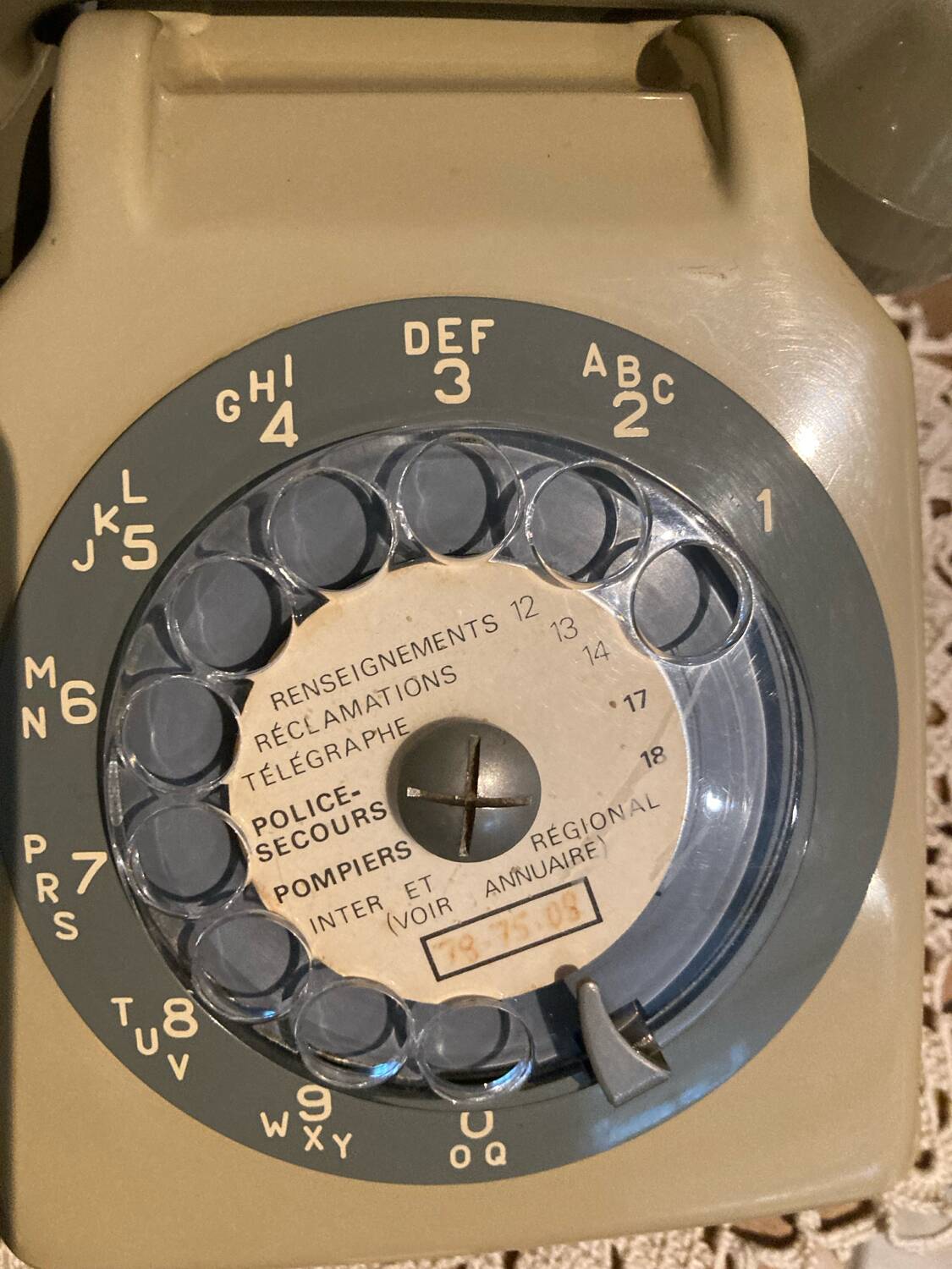 Rotary dial telephone