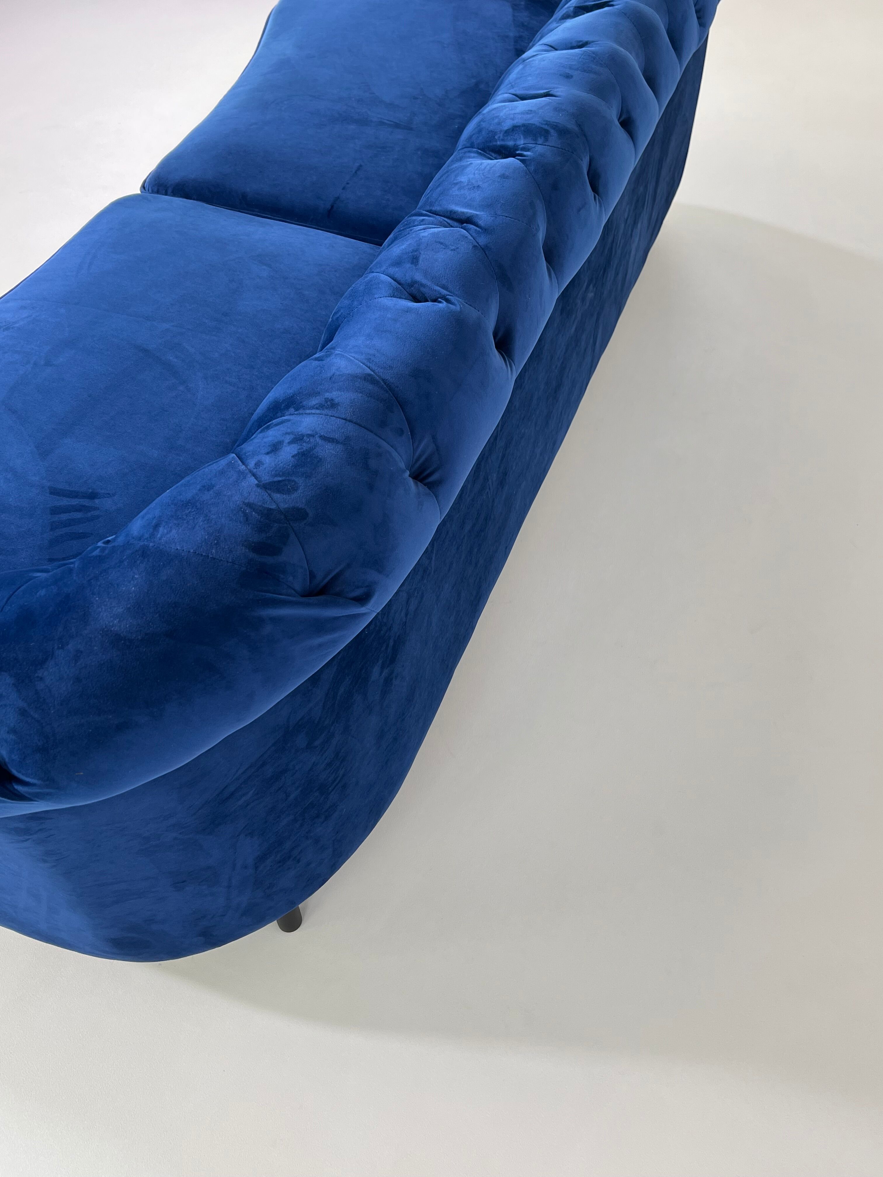 3-seater sofa type Chesterfield in blue velvet