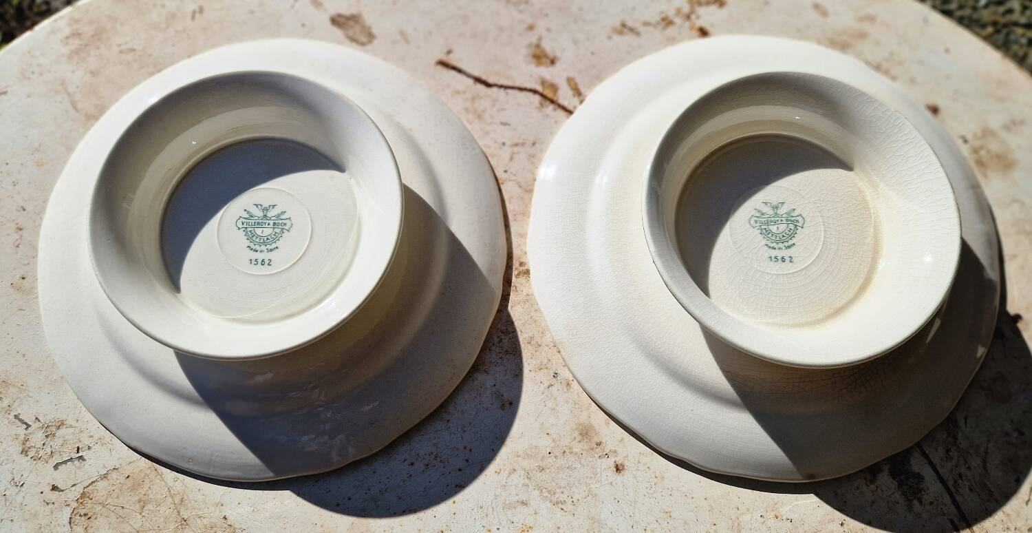 Paire de présentoirs sur petit piédouche Villeroy Boch modèle 1562