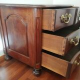 BORDELAISE chest of drawers curved in mahogany from the 18th century