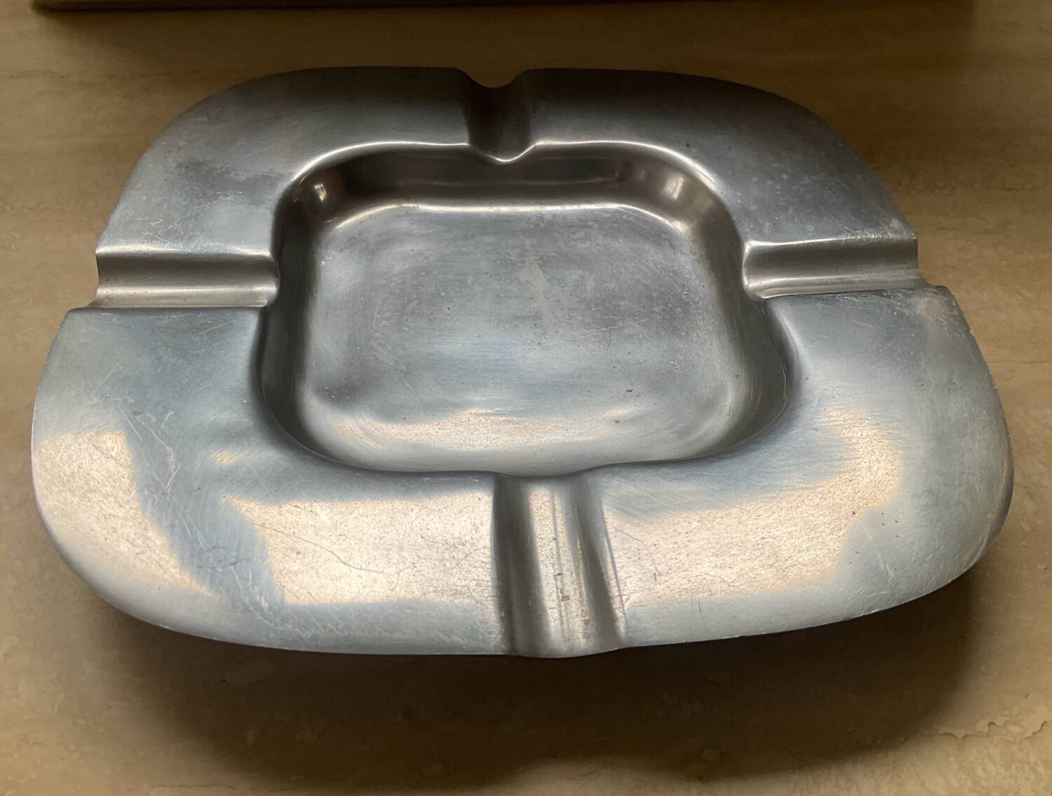 Cendrier en aluminium poli, années 50-60