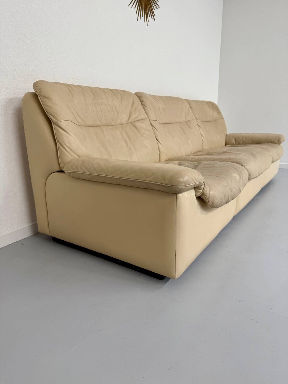 Old 3-seater beige leather sofa designed by Carl Larsson De Sede, vintage 80s