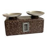 Old household scale dyona