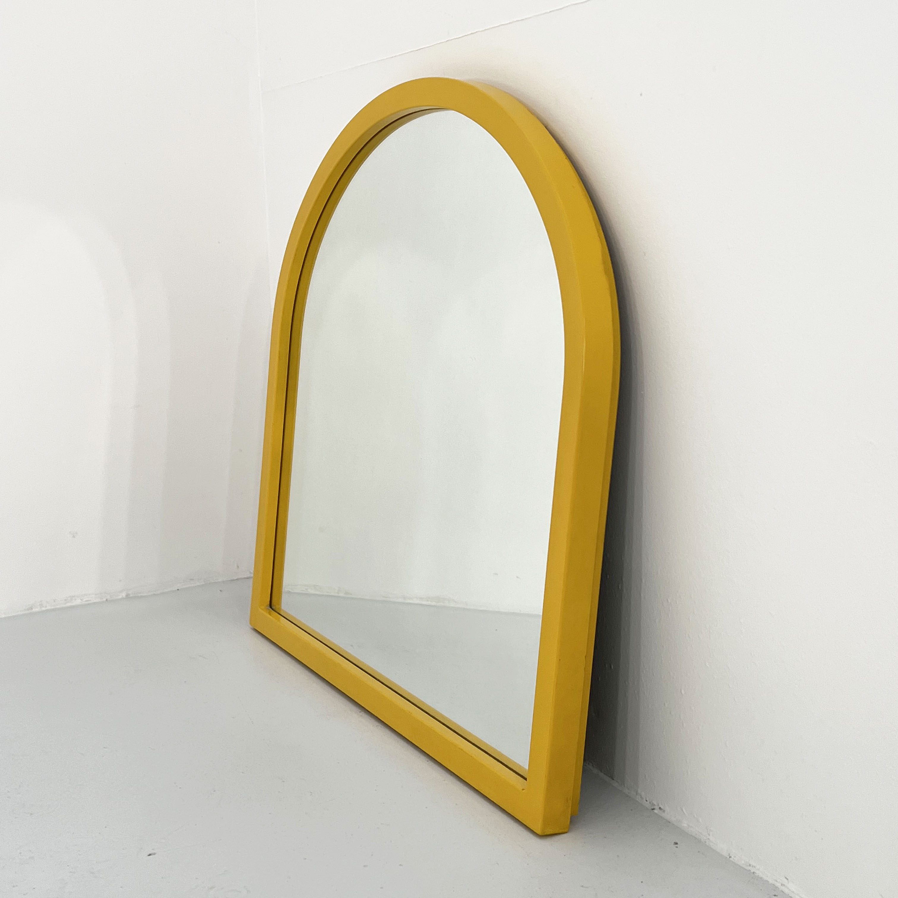Mirror model 4720 yellow by Anna Castelli Ferrieri for Kartell 1980s 65x65cm