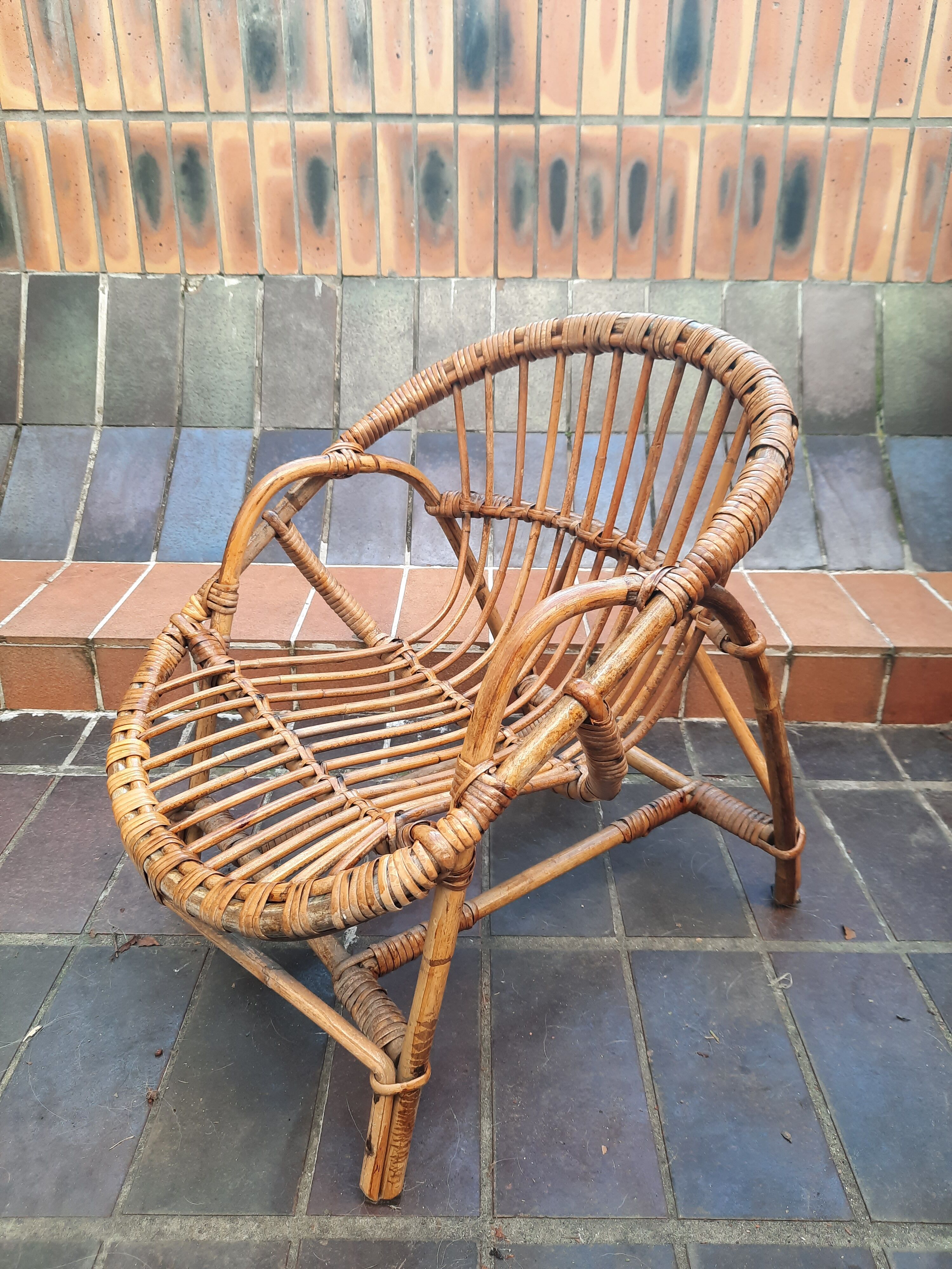 Fauteuil corbeille enfant en rotin