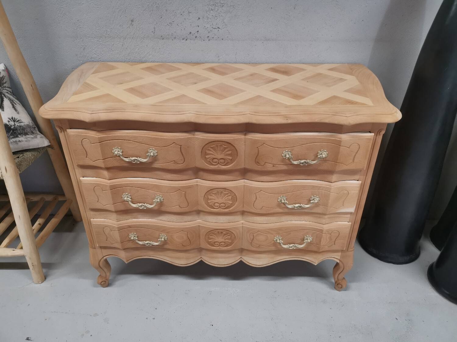 Louis XV chest of drawers in raw wood