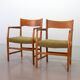 Chaises d'appoint/accoudoirs en bois « Town Hall » danoises de Hans Wegner par Plan Mobler, années 50